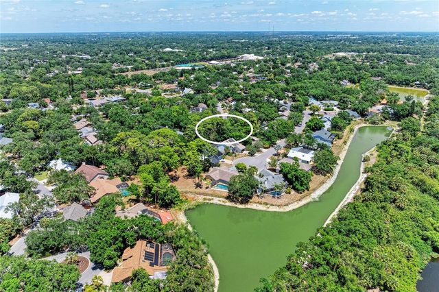 830 HAMMOCKWOOD COURT, Sarasota, FL 34232