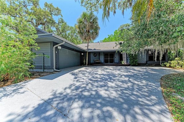 830 HAMMOCKWOOD COURT, Sarasota, FL 34232