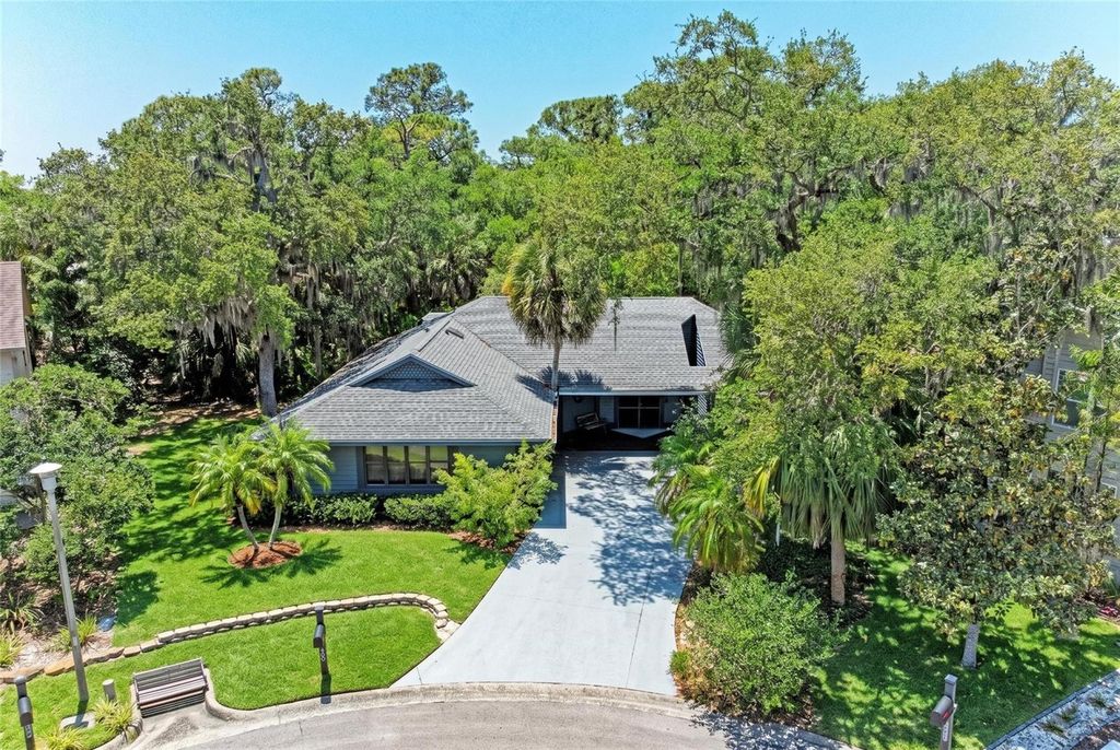 830 HAMMOCKWOOD COURT, Sarasota, FL 34232