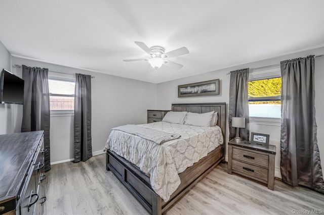 9 Allegheny Drive E, Farmingville, NY 11738