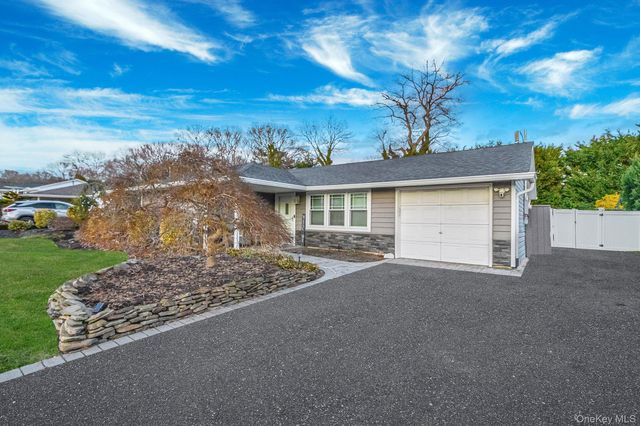 9 Allegheny Drive E, Farmingville, NY 11738