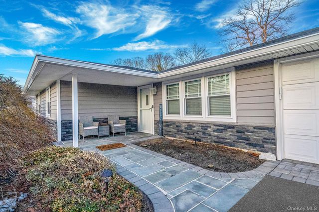 9 Allegheny Drive E, Farmingville, NY 11738