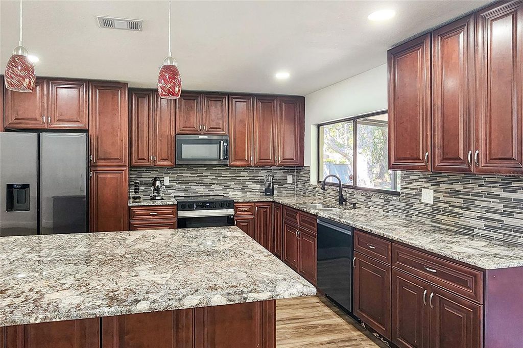Image 10 of property listing at 16169 GARDENDALE DRIVE, Tampa, FL 33624