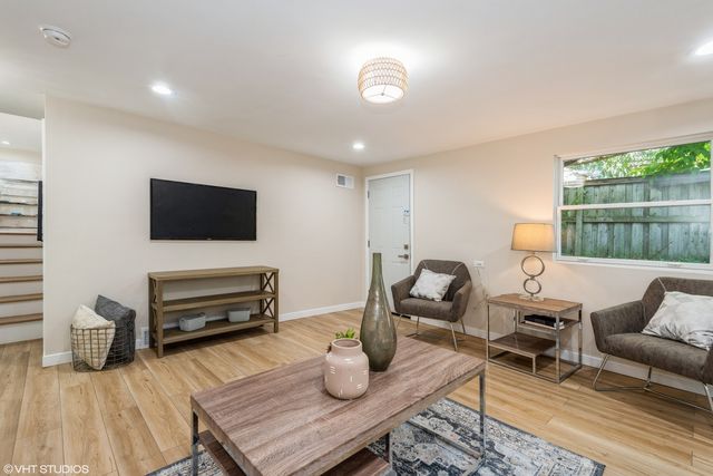 725 Locust Road, Wilmette, IL 60091