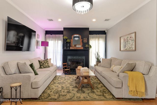 210 Silver Creek Circle, Lafayette, LA 70508