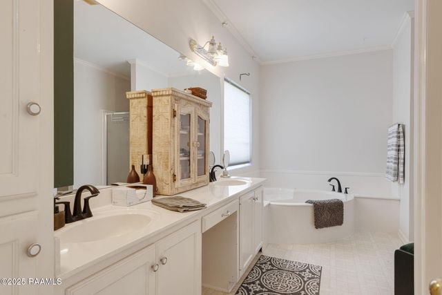 210 Silver Creek Circle, Lafayette, LA 70508