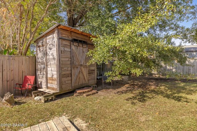 210 Silver Creek Circle, Lafayette, LA 70508