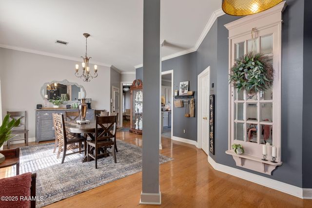 210 Silver Creek Circle, Lafayette, LA 70508