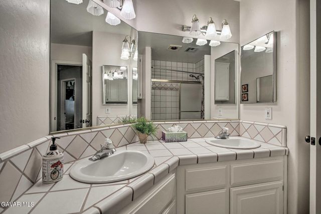 21421 Sunnybrook Drive, Tehachapi, CA 93561