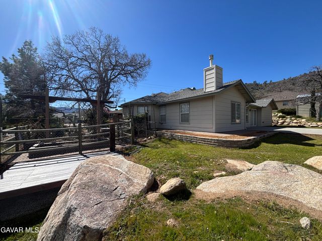 21421 Sunnybrook Drive, Tehachapi, CA 93561