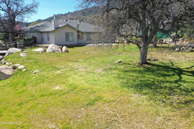 21421 Sunnybrook Drive, Tehachapi, CA 93561