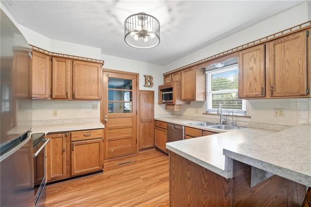 1901 NE 51st Terrace, Kansas City, MO 64118