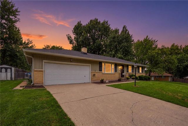 1901 NE 51st Terrace, Kansas City, MO 64118