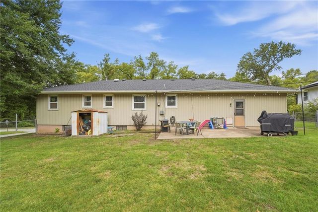 1901 NE 51st Terrace, Kansas City, MO 64118