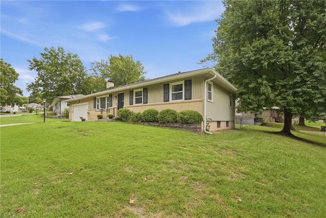 1901 NE 51st Terrace, Kansas City, MO 64118