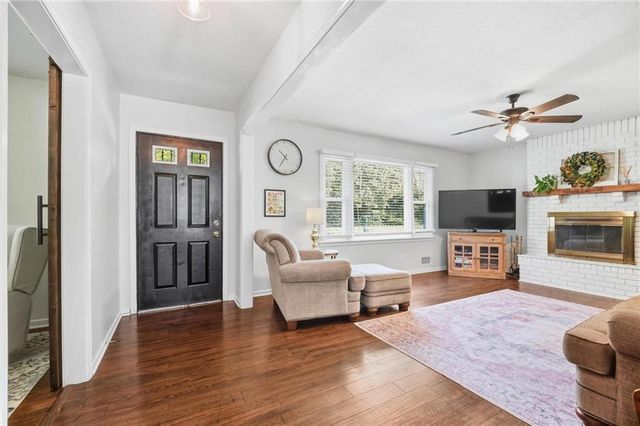 1901 NE 51st Terrace, Kansas City, MO 64118