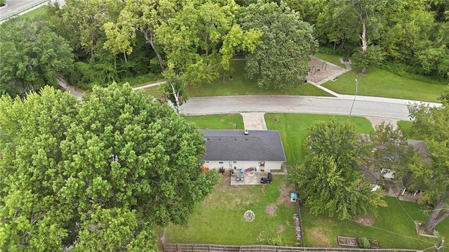 1901 NE 51st Terrace, Kansas City, MO 64118