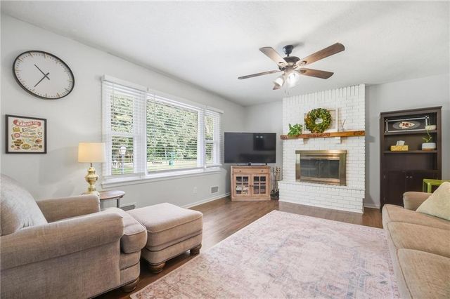 1901 NE 51st Terrace, Kansas City, MO 64118