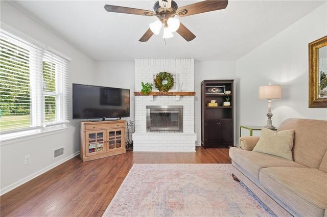 1901 NE 51st Terrace, Kansas City, MO 64118