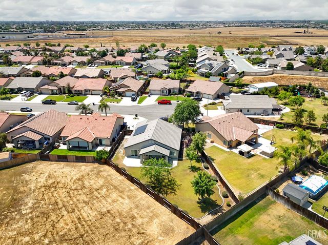13428 Ridgeway Meadows Drive, Bakersfield, CA 93314