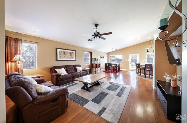 13428 Ridgeway Meadows Drive, Bakersfield, CA 93314