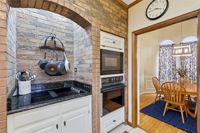 812 Sylvan Creek Drive, Lewisville, TX 75067