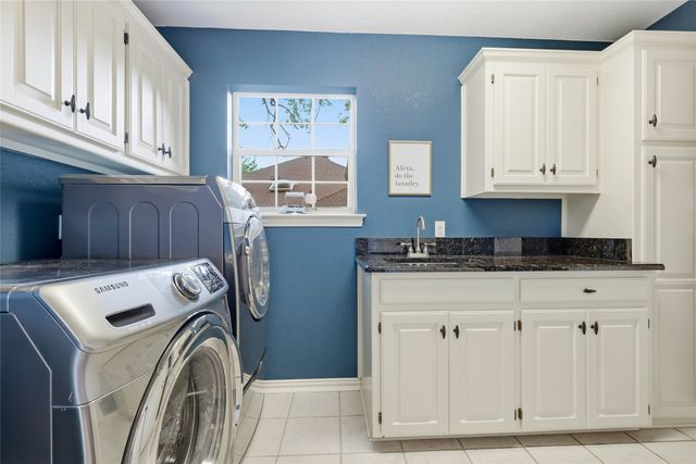 812 Sylvan Creek Drive, Lewisville, TX 75067
