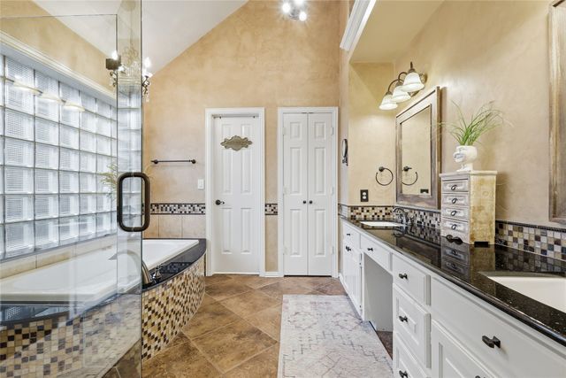 812 Sylvan Creek Drive, Lewisville, TX 75067