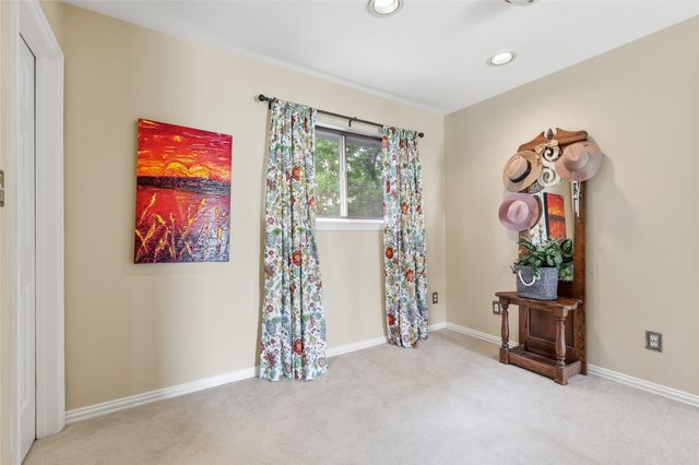812 Sylvan Creek Drive, Lewisville, TX 75067