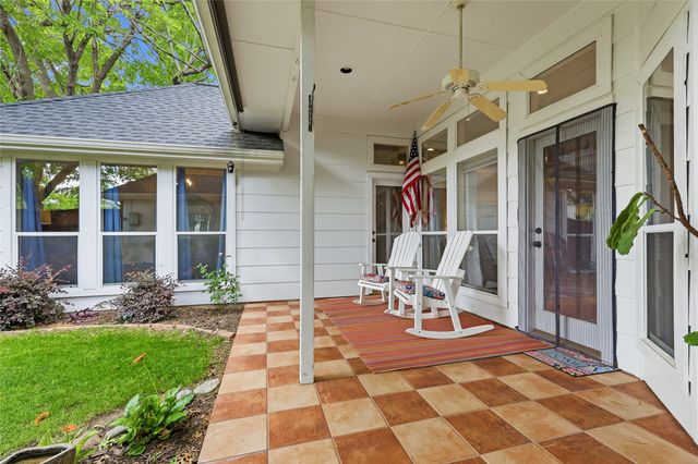 812 Sylvan Creek Drive, Lewisville, TX 75067