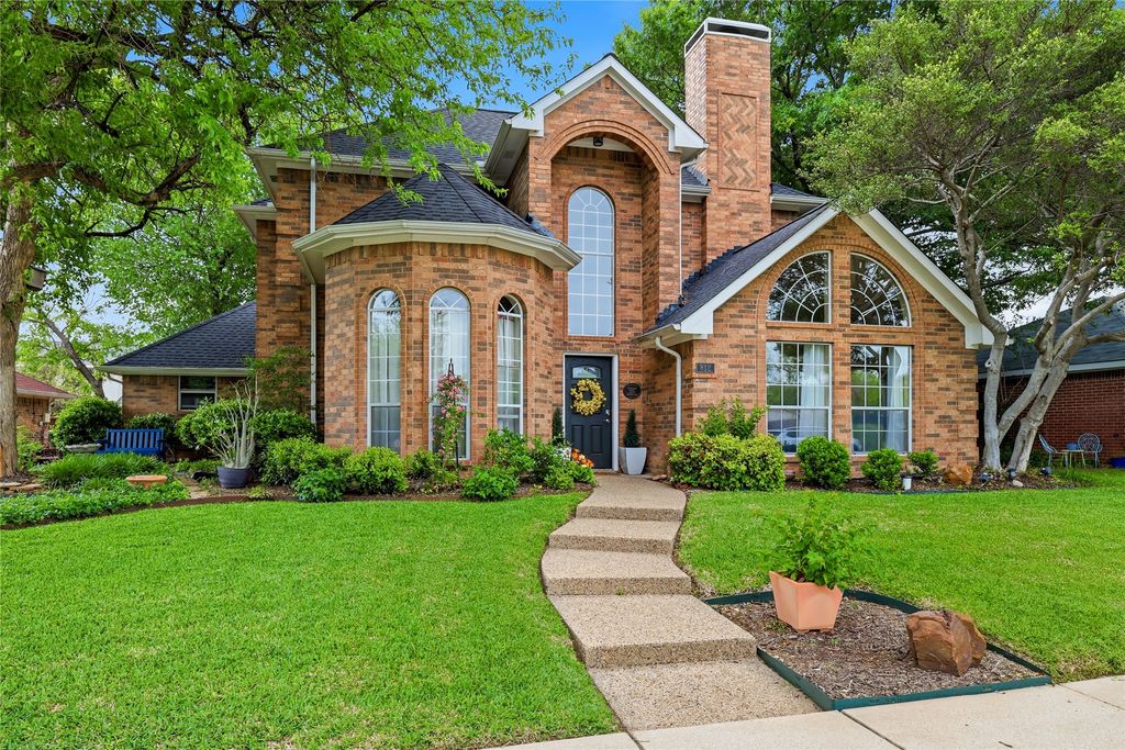812 Sylvan Creek Drive, Lewisville, TX 75067
