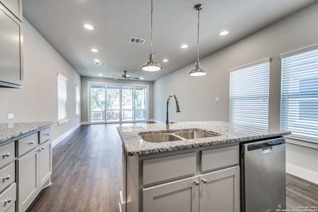445 Natalen, San Antonio, TX 78209