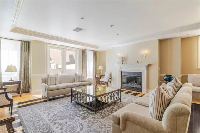 352 Caruso Avenue, Glendale, CA 91210