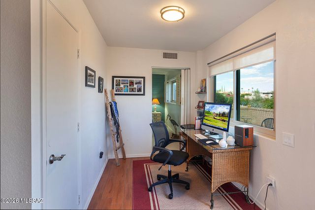 1264 W Camino Lucientes, Green Valley, AZ 85622