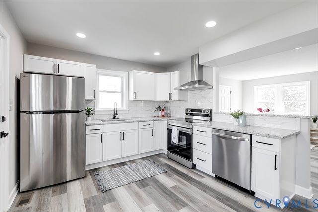 324 S 12th Ave, Hopewell, VA 23860