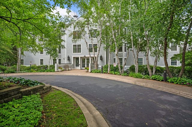 603 Lake Street 115, Excelsior, MN 55331