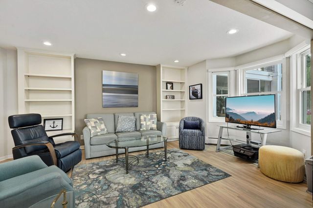 603 Lake Street 115, Excelsior, MN 55331