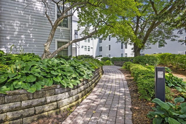 603 Lake Street 115, Excelsior, MN 55331