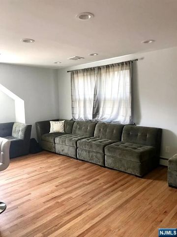 7-09 Dewey Place 1, Fair Lawn, NJ 07410