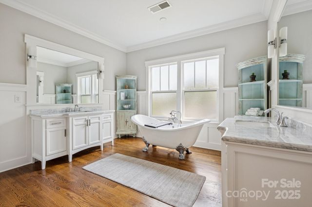 2221 Kenmore Avenue, Charlotte, NC 28204