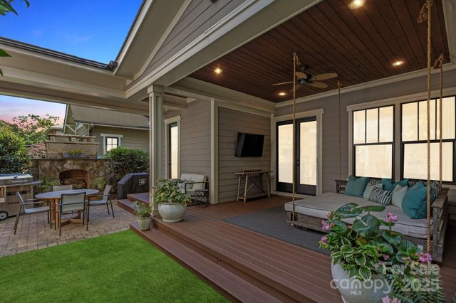 2221 Kenmore Avenue, Charlotte, NC 28204