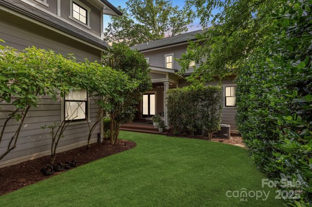 2221 Kenmore Avenue, Charlotte, NC 28204