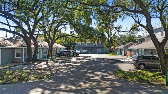 234 W 27th Street 3, Houston, TX 77008