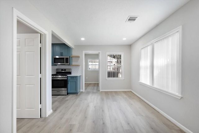 234 W 27th Street 3, Houston, TX 77008