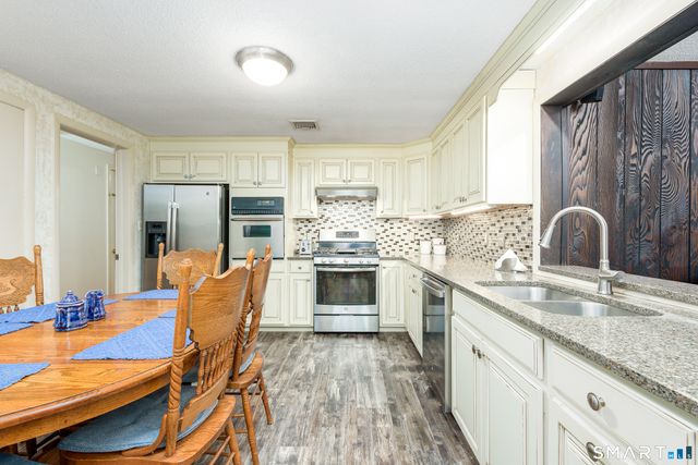 33 Ash Road, South Windsor, CT 06074