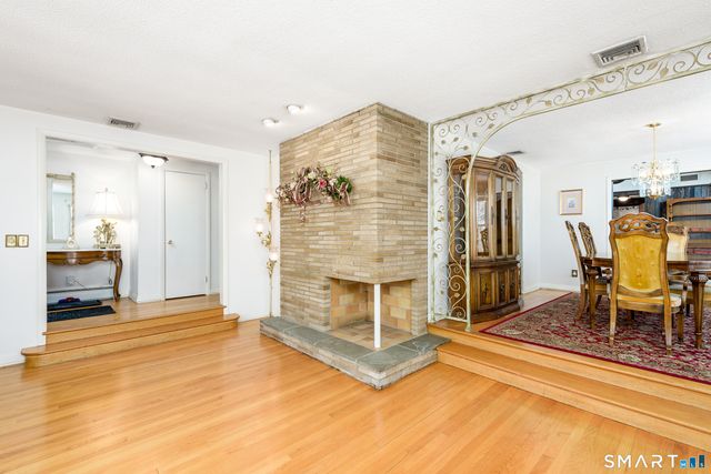 33 Ash Road, South Windsor, CT 06074