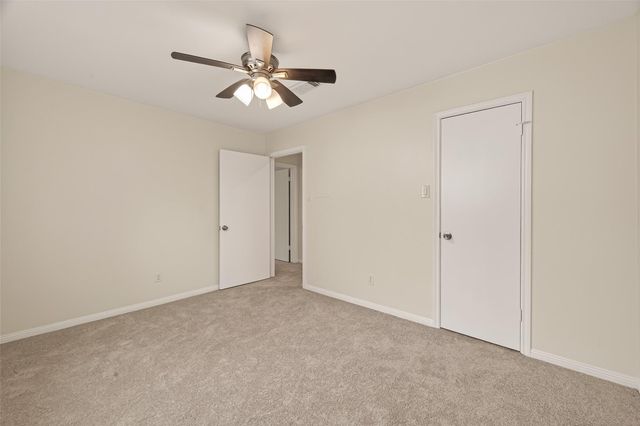 422 Willow Vista Drive, El Lago, TX 77586