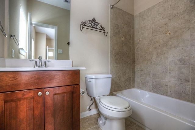 940 W 26th Street, Houston, TX 77008