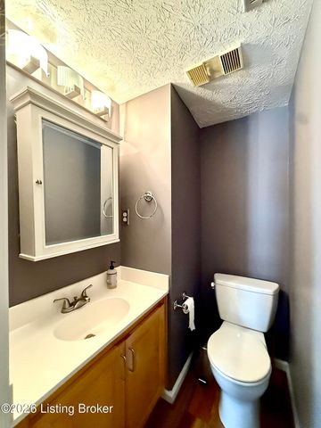 404 Ledgeview Park Dr, Louisville, KY 40206