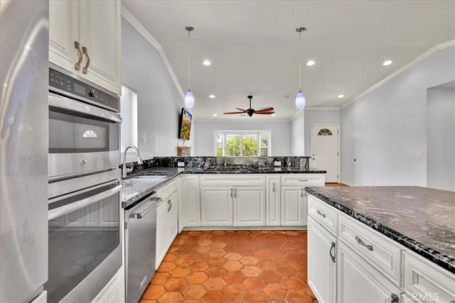 620 Meadow Grove Place, Escondido, CA 92027